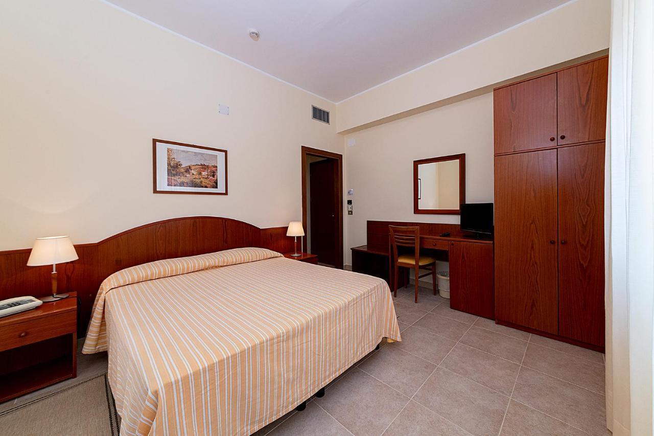 Il Nocchiero City Hotel Soverato Marina Dış mekan fotoğraf